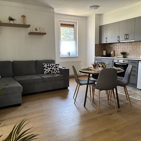 Six Apartment *